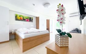 Tisza Gyoengye Apartmanok